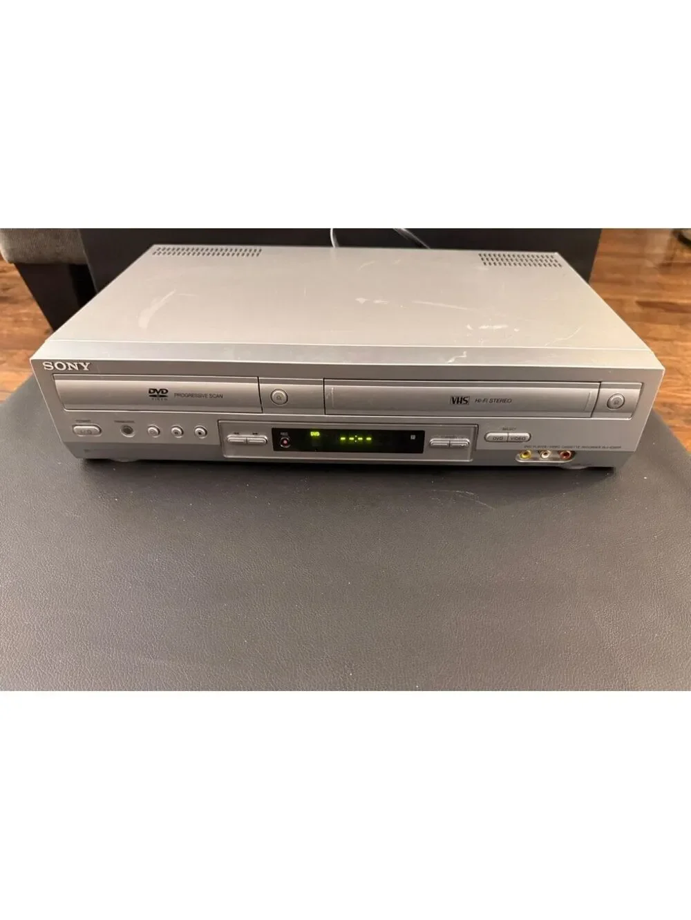 Sony DVD Player and VHS Hi-Fi Stereo Video Cassette Recorder SLV-D300P